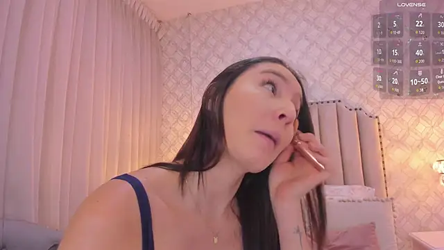 Pia Johnson  online show from 09.20.25