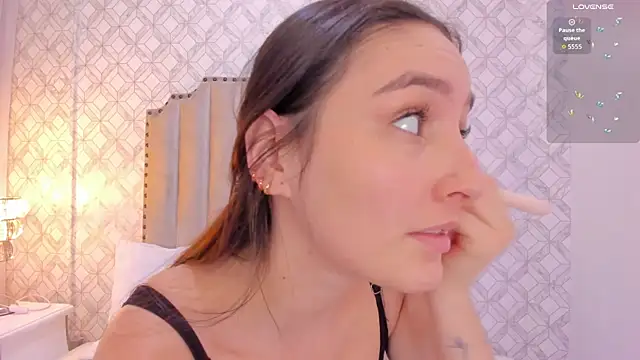 Pia Johnson  online show from 11.29.25