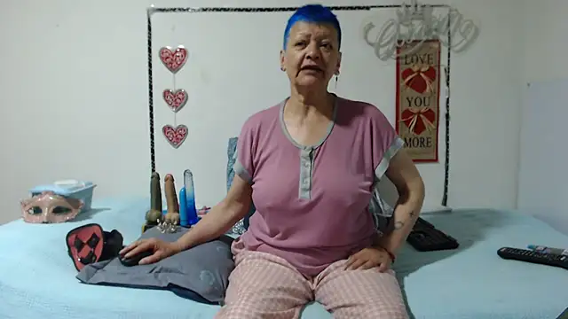 loquitaqueen011 online show from 11.26.25