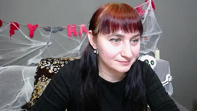 NinaFlawlees online show from 10.22.25