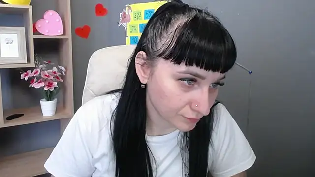 NinaFlawlees online show from 05.12.26