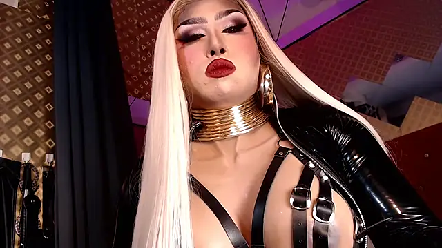 Snapshot of AntoniaSaints chatting on 10.25.25 AntoniaSaints online show from 10.25.25