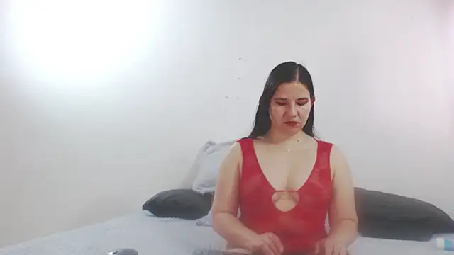 zohe  online show from 10.16.25