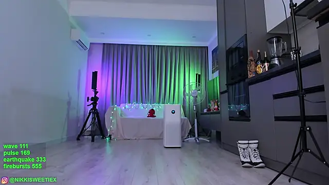 nikkisweetie online show from 01.01.25