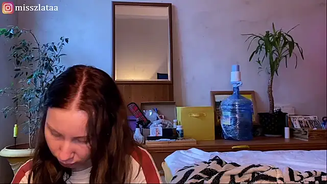 Snapshot of elfess chatting on 11.06.25 elfess online show from 11.06.25