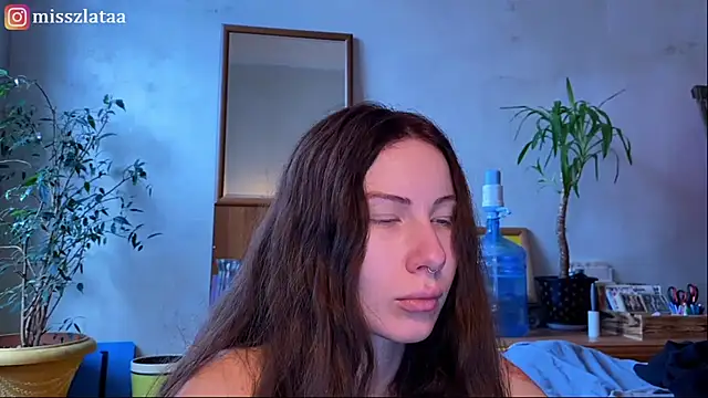 Snapshot of elfess chatting on 11.19.25 elfess online show from 11.19.25