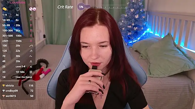 Snapshot of LissMoon chatting on 12.20.24 LissMoon online show from 12.20.24