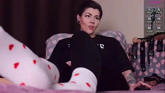 Snapshot of Luna_Blake chatting on 12.25.24 Luna Blake online show from 12.25.24