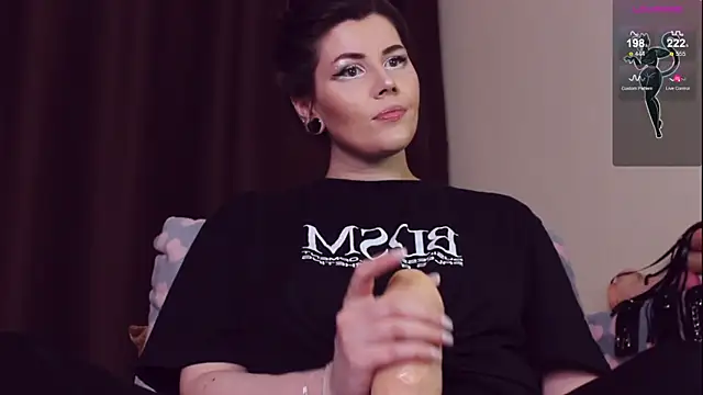 Snapshot of Luna_Blake chatting on 02.13.25 Luna Blake online show from 02.13.25