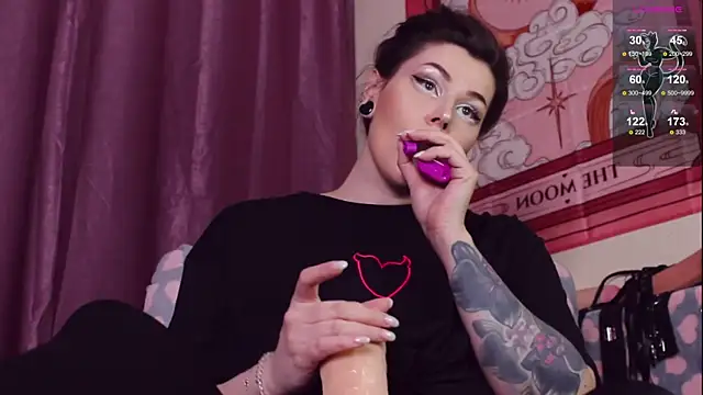 Snapshot of Luna_Blake chatting on 02.15.25 Luna Blake online show from 02.15.25