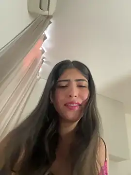 Gaby zahir  online show from 10.15.25