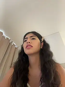 Gaby zahir  online show from 10.27.25