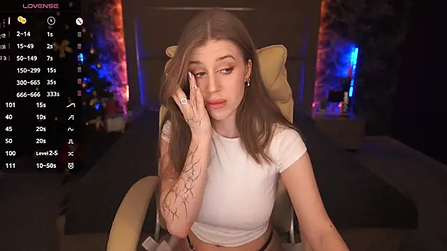 PenellopaRaw online show from 12.22.24