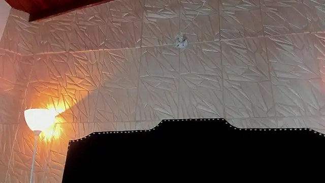 JennyRouse01 online show from 12.19.25