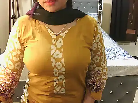 Snapshot of cutebengaligirl chatting on 10.03.25 cutebengaligirl online show from 10.03.25