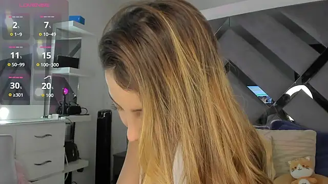 Snapshot of monroeglez5_ chatting on 03.19.26 monroeglez5 online show from 03.19.26