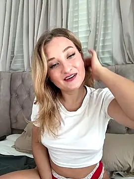 Snapshot of MileySummer chatting on 11.23.25 MileySummer online show from 11.23.25