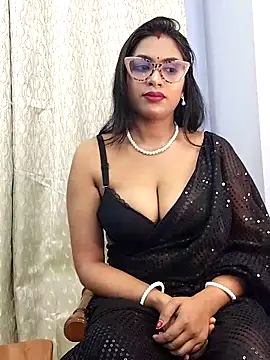 Queen Dolly online show from 10.11.25