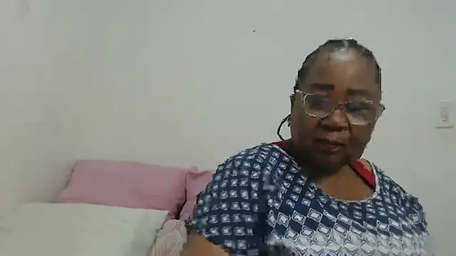 Snapshot of KinkyRicoSaisyours chatting on 10.19.25 KinkyRicoSaisyours online show from 10.19.25