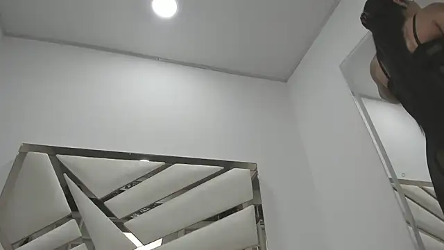 Snapshot of Naughty__Mom chatting on 03.07.25 Naughty Mom online show from 03.07.25