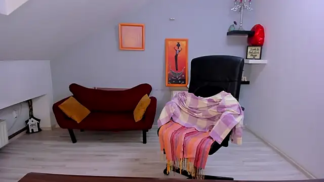 LollaGirl online show from 03.12.26