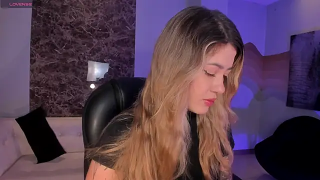 Snapshot of EveBensonX chatting on 02.10.26 EveBensonX online show from 02.10.26