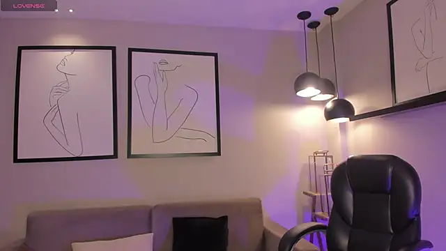 Snapshot of EveBensonX chatting on 02.21.26 EveBensonX online show from 02.21.26