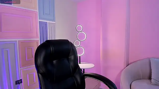 Snapshot of EveBensonX chatting on 02.26.26 EveBensonX online show from 02.26.26