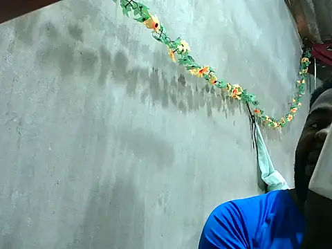 Snapshot of 2ocmaxi chatting on 11.13.25 2ocmaxi online show from 11.13.25