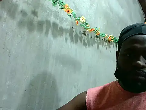 Snapshot of 2ocmaxi chatting on 11.23.25 2ocmaxi online show from 11.23.25