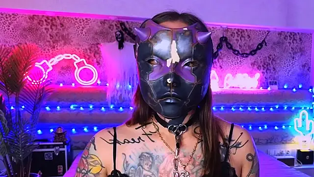 Cool Freak  online show from 10.19.25