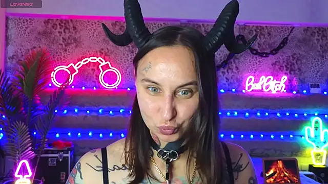 Cool Freak  online show from 05.15.26