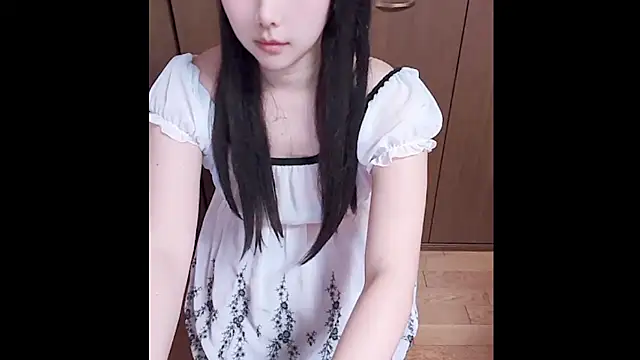 Snapshot of Anne-japanese- chatting on 07.14.26 Anne-japanese- online show from 07.14.26