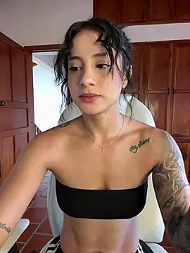 Snapshot of Ale_Lewis chatting on 02.06.26 Ale Lewis online show from 02.06.26