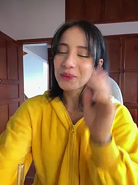 Snapshot of Ale_Lewis chatting on 02.08.26 Ale Lewis online show from 02.08.26