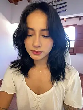 Snapshot of Ale_Lewis chatting on 02.28.26 Ale Lewis online show from 02.28.26