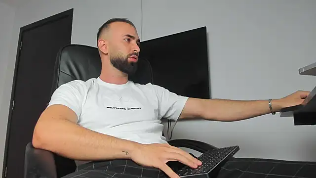 MichaelMasterss online show from 09.30.25