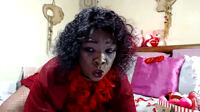 Snapshot of Gucci_Bx chatting on 02.13.25 Gucci Bx online show from 02.13.25