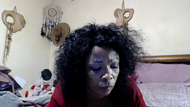 Snapshot of Gucci_Bx chatting on 02.14.25 Gucci Bx online show from 02.14.25