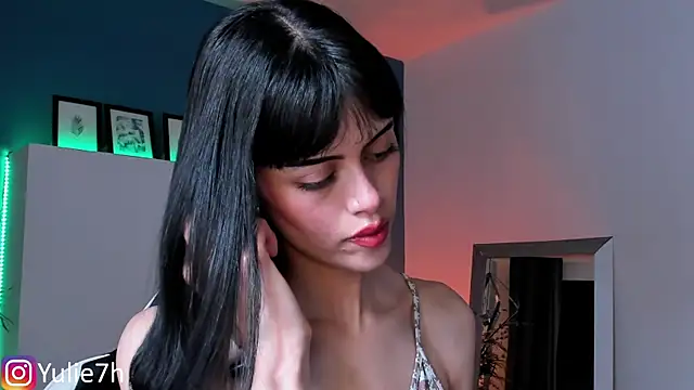  Jessy Moon  online show from 10.26.25