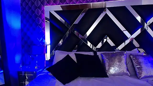 victoriaa lee  online show from 09.15.25