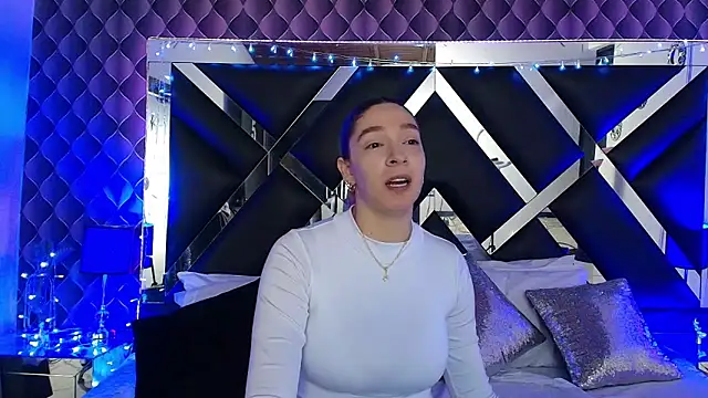 Snapshot of victoriaa_lee_ chatting on 02.02.26 victoriaa lee online show from 02.02.26