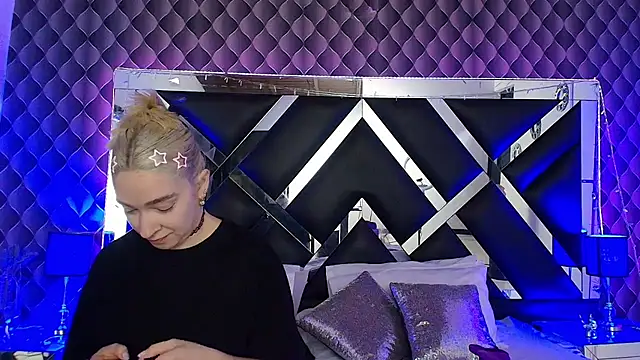 Snapshot of victoriaa_lee_ chatting on 02.16.26 victoriaa lee online show from 02.16.26