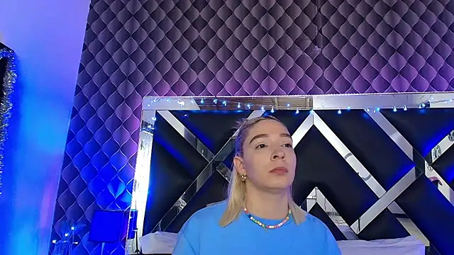 Snapshot of victoriaa_lee_ chatting on 02.26.26 victoriaa lee online show from 02.26.26