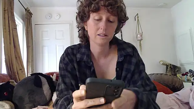 Snapshot of mossy_kiss chatting on 09.09.25 mossy kiss online show from 09.09.25