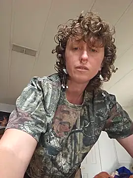 Snapshot of mossy_kiss chatting on 11.10.25 mossy kiss online show from 11.10.25