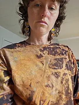 Snapshot of mossy_kiss chatting on 11.20.25 mossy kiss online show from 11.20.25