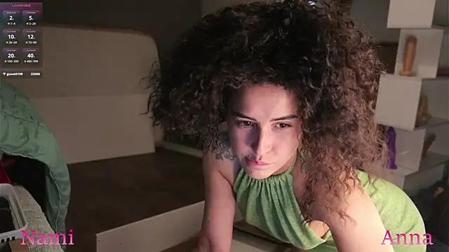 Snapshot of Mari___Anna chatting on 12.13.25 Mari Anna online show from 12.13.25