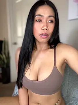 Snapshot of JazzieXo chatting on 02.26.26 JazzieXo online show from 02.26.26