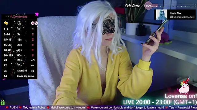 Snapshot of strawberry_muffin chatting on 12.20.24 strawberry muffin online show from 12.20.24